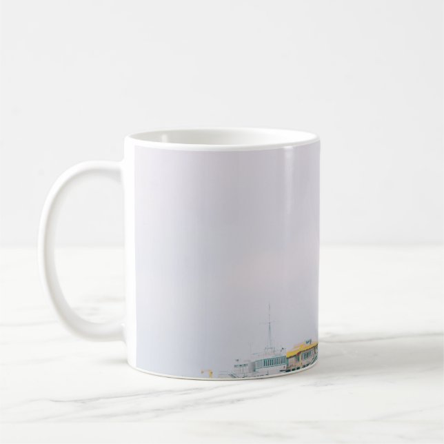 CANECA DE CAFÉ POSTO DE VIDA A BORDO SOB O CÉU BRANCO (Esquerda)