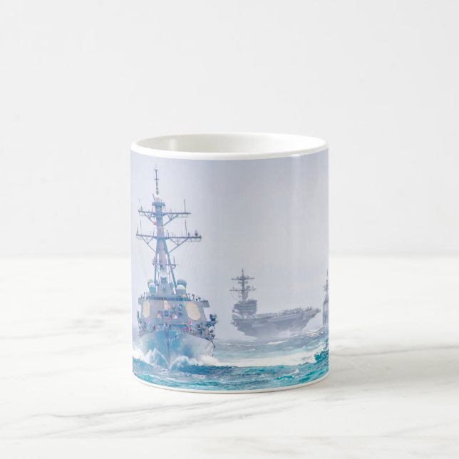 Caneca De Café POTÊNCIA MARÍTIMA - VANT Naval dos EUA (Centro)