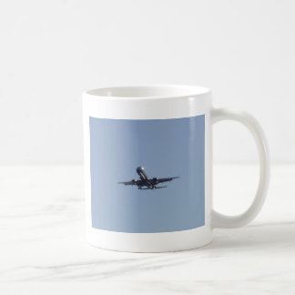Caneca De Café Pousando Sob o Sol