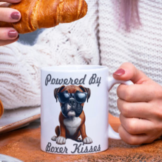 Caneca De Café Powered by Boxer Kisses – Funny Boxer Dog Graphic