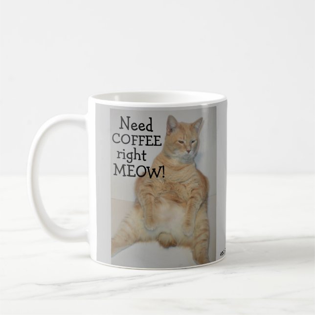 Caneca De Café Preciso De Café Direto! Gato Gordo Manx Sentado En (Esquerda)