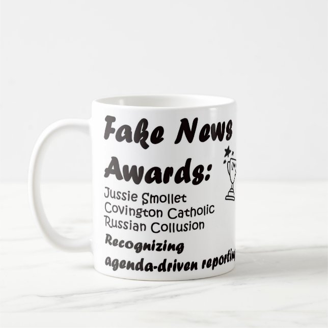 Caneca De Café Prêmios de notícias falsas (Esquerda)