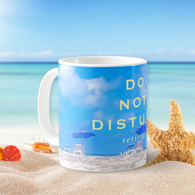 Caneca De Café Presente Azul Branco de Verão de Praia de Aposenta (Criador carregado)