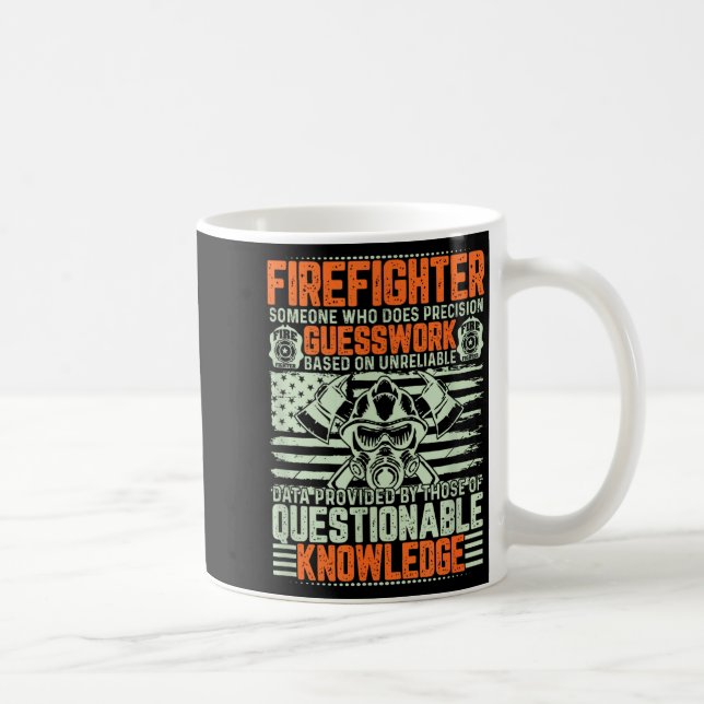 Caneca De Café Presente de Bombeiro de Conhecimento Questionável  (Direita)