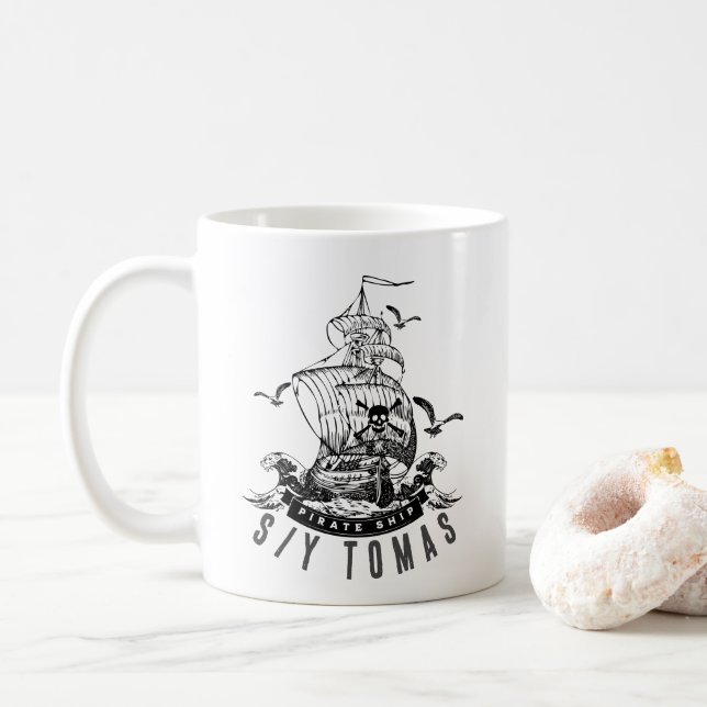 Caneca De Café Presente de navio pirata com o nome personalizado  (Com Donut)