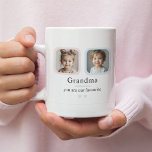 Caneca De Café Presente personalizado de fotos da vovó<br><div class="desc">Torne a manhã da vovó mais clara com esta caneca fotográfica personalizada, com duas fotos enquadradas das suas favoritas e a doce citação: "Vovó, tu és a nossa favorita." Com sotaques pastéis macios e um design limpo e eterno, esta caneca é o presente perfeito para o Dia das Mães, o...</div>