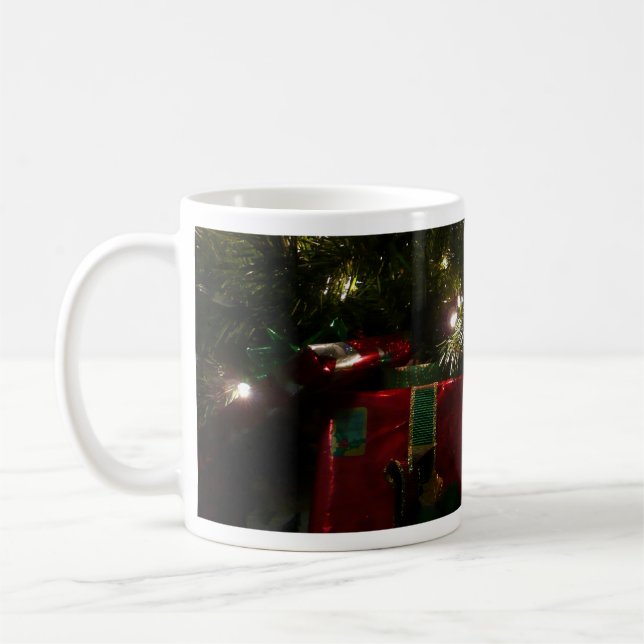 Caneca De Café Presentes sob a Árvore de Natal Feriado (Esquerda)