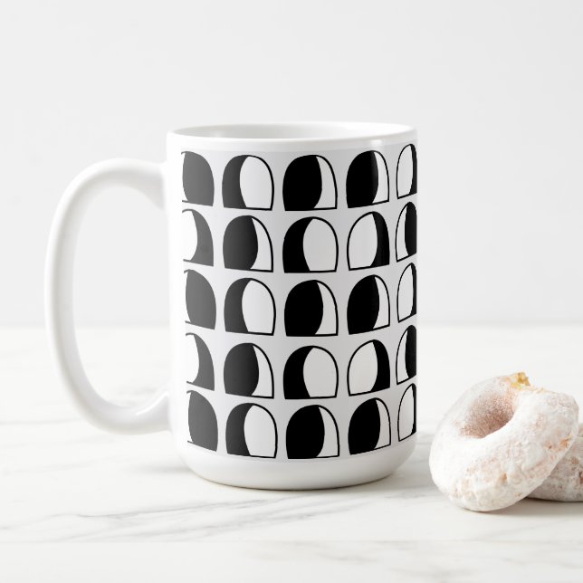 Caneca De Café Preto e Branco Meio Círculo Geométrico  (Com Donut)