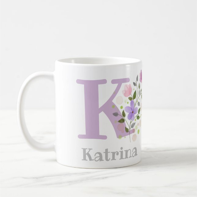 Caneca De Café Primeira Inicial Mais Nome Katrina com Flores (Esquerda)