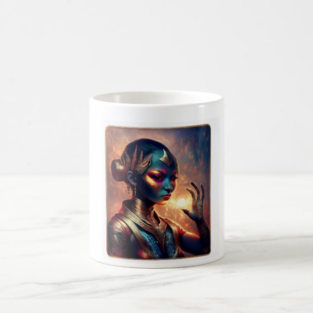 Caneca De Café Princesa Alienigena Escura Posando Com Fundo Fogo (Centro)