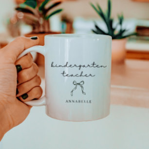 Caneca De Café Professor de Jardim de Infância Letra Preta Minima