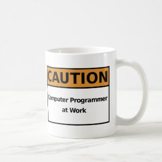 Caneca De Café Programador de computador no trabalho