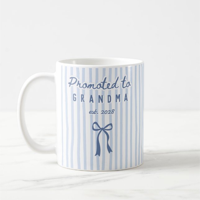 Caneca De Café Promoted to Grandma Coquette Striped Name Mug Gift (Esquerda)