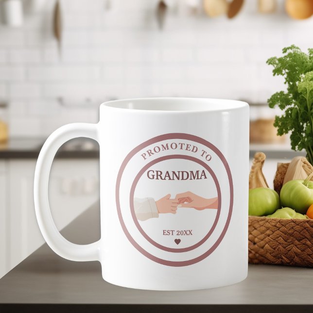 Caneca De Café Promoted to Grandma Est. 20XX  (Criador carregado)