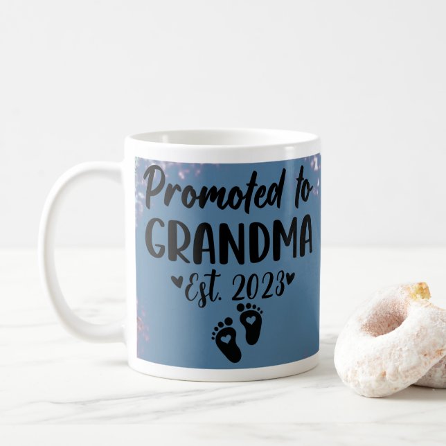 Caneca De Café Promovido a vovó personalizado (Com Donut)