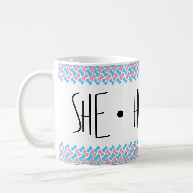 Caneca De Café Pronomes Ela/Dela/Dele (Esquerda)