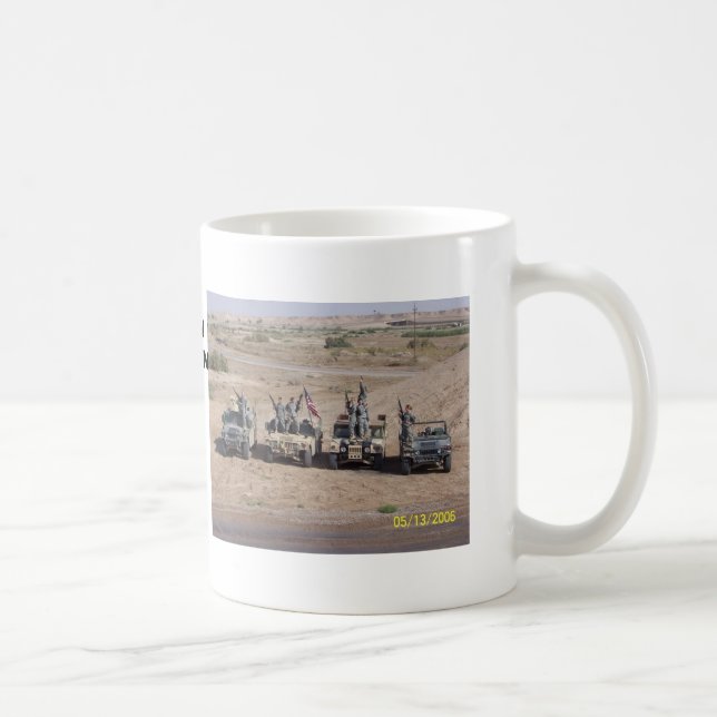 CANECA DE CAFÉ PRONTO DE COMBATE DAS MULHERES (Direita)