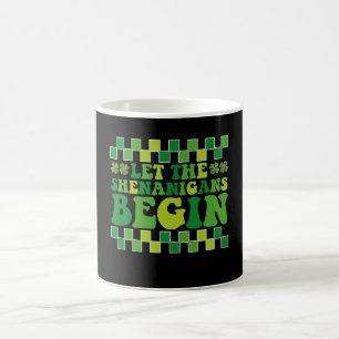 Caneca De Café Que Comece as Travessuras Irlandês Groovy Retro