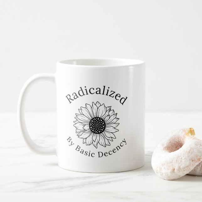 Caneca de Café Radicalizada pela Decência Básica (Com Donut)