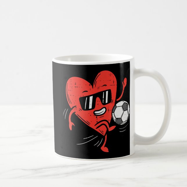 Caneca De Café Raparigas de futebol do Heart Playing Soccer Dias  (Direita)