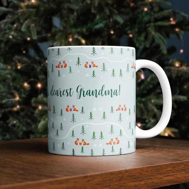 Caneca De Café Raposas de Natal escandinavas nas florestas de nev (Scandinavian Custom Christmas mug with your text and cute woodland foxes and fir trees)
