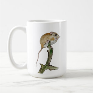 Caneca De Café Rato realista em aquarela em uma árvore