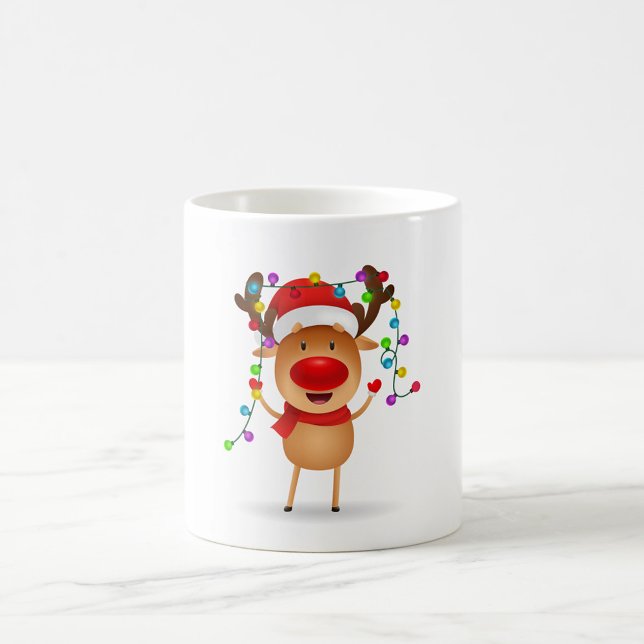 Caneca De Café Rebelde Cheio Coffee Mug (Illustration of a reindeer wearing a red Santa hat and scarf.)