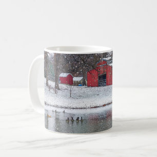 Caneca De Café Red Barn In Snow Paintery Coffee Mug