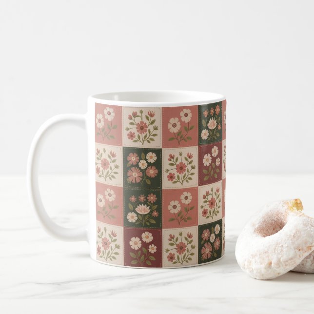 Caneca De Café Remendo Floral Rústico Sem Costura (Com Donut)