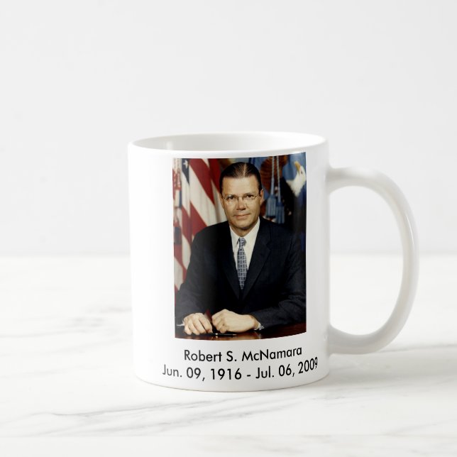 Caneca De Café Retrato de Robert McNamara, (Direita)