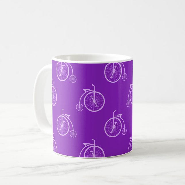 Caneca De Café Retro Bicycle Pattern in Purple Tones  (Frente Esquerda)