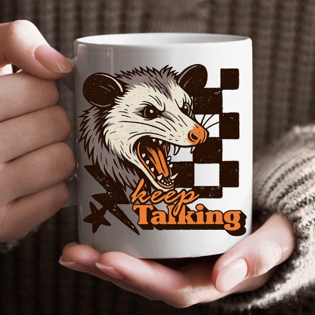 Caneca De Café Retro Continue Falando Feral Possum: Animal Selvag (This keep talking feral possum design brings bold edgy humor to your day!
)