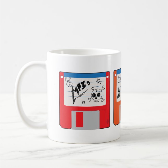 Caneca De Café Retro Millennial Core Floppy Disks with labels (Esquerda)