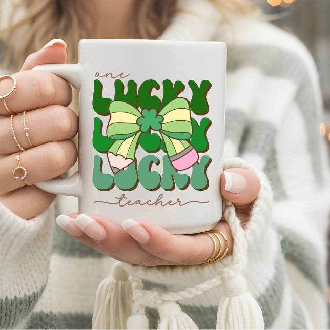 Caneca De Café Retro One Lucky Teacher with Coquette Pencil Bow (Criador carregado)