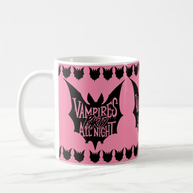 Caneca De Café Revelação Nocturna: Bash de Halloween do Vampiro (Esquerda)