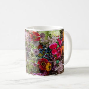 Caneca De Café Rico Buquê Floral de Outono com Gerberas e Frutas