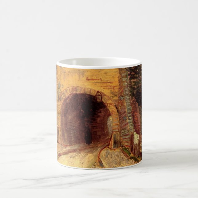 Caneca De Café Roadway com Viaduto Subpass por Vincent van Gogh (Centro)