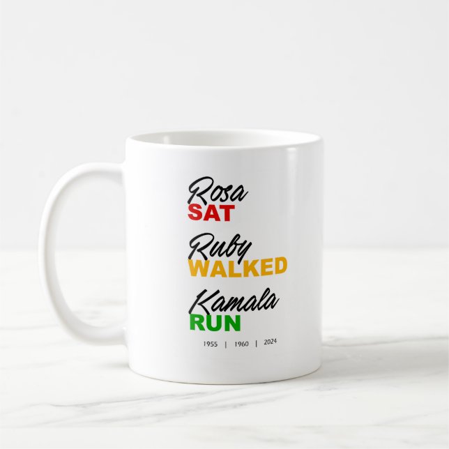 Caneca De Café Rosa Sat Ruby Walked Kamala Run Text (Esquerda)