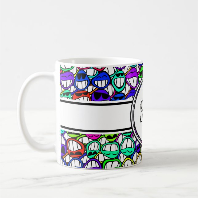 Caneca De Café rostos sorridentes legais + monograma (Esquerda)