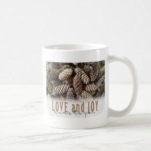 Caneca De Café Rustic Holiday Love and Joy Pine Cone