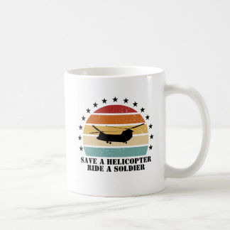 Caneca De Café Salve um helicóptero, ande um soldado