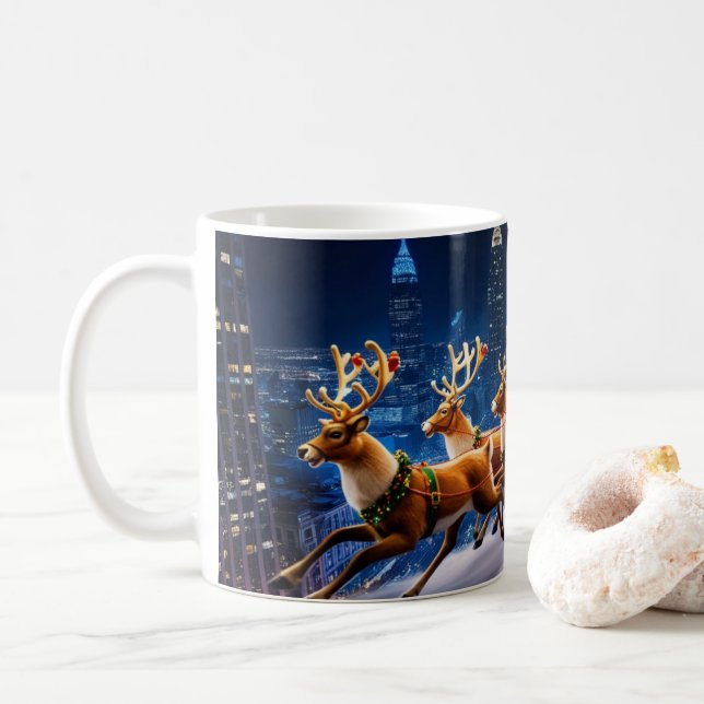 Caneca De Café Santa Claus delivering gifts on Christmas Eve (Com Donut)