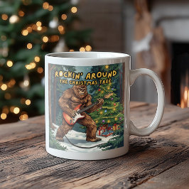 Caneca De Café Sasquatch Guitar Rockeando em Volta da Árvore de N