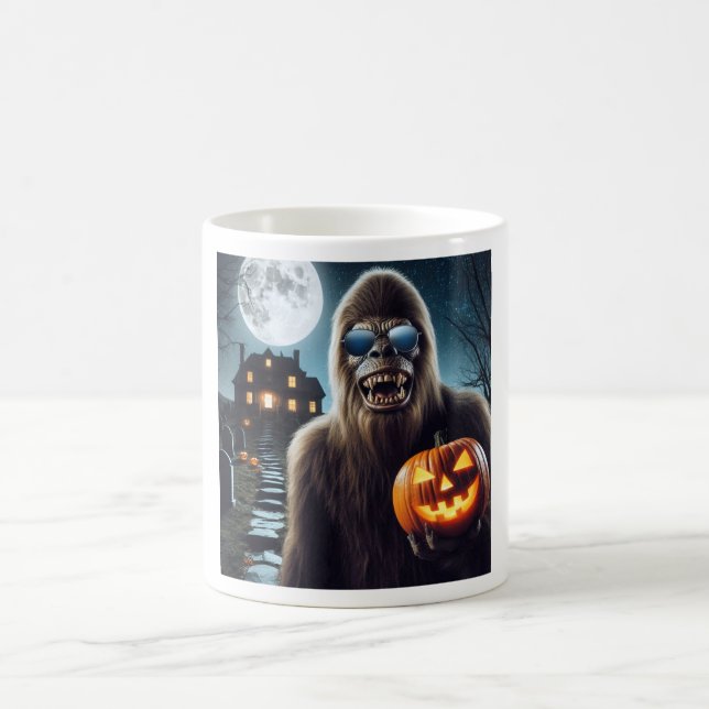 Caneca De Café Sasquatch no Halloween (Centro)