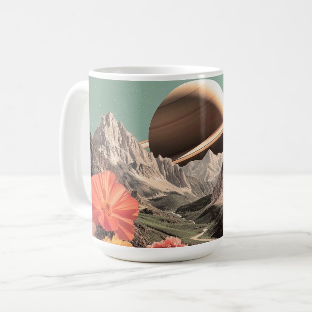 Caneca De Café Saturno Surreal Sobre o Vale da Montanha (Frente Esquerda)