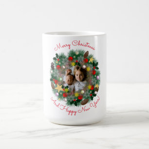 Caneca De Café Saudações de Natal e Ano Novo, foto em uma coroa