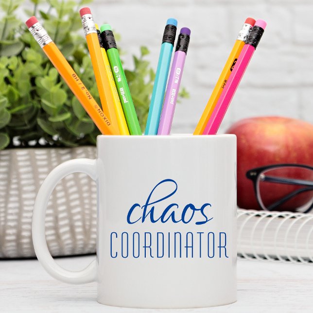 Caneca De Café Script Azul Moderno do Coordenador do Caos (Criador carregado)
