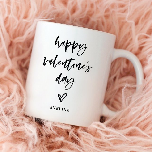 Caneca De Café Script casual preto e branco e Namorados cardíaco (A simple and stylish Valentine's Day mug)