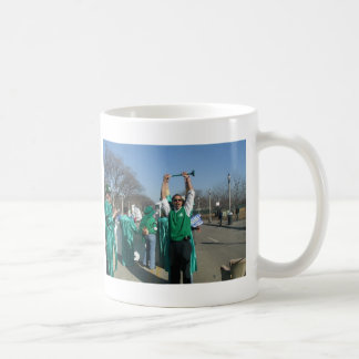 Caneca De Café Segue-Bama março (de Obama) com as guardas