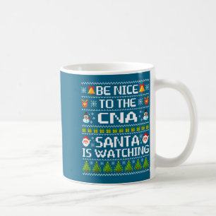 Caneca De Café Seja Legal Com O Cna Papai Noel Está Observando Na